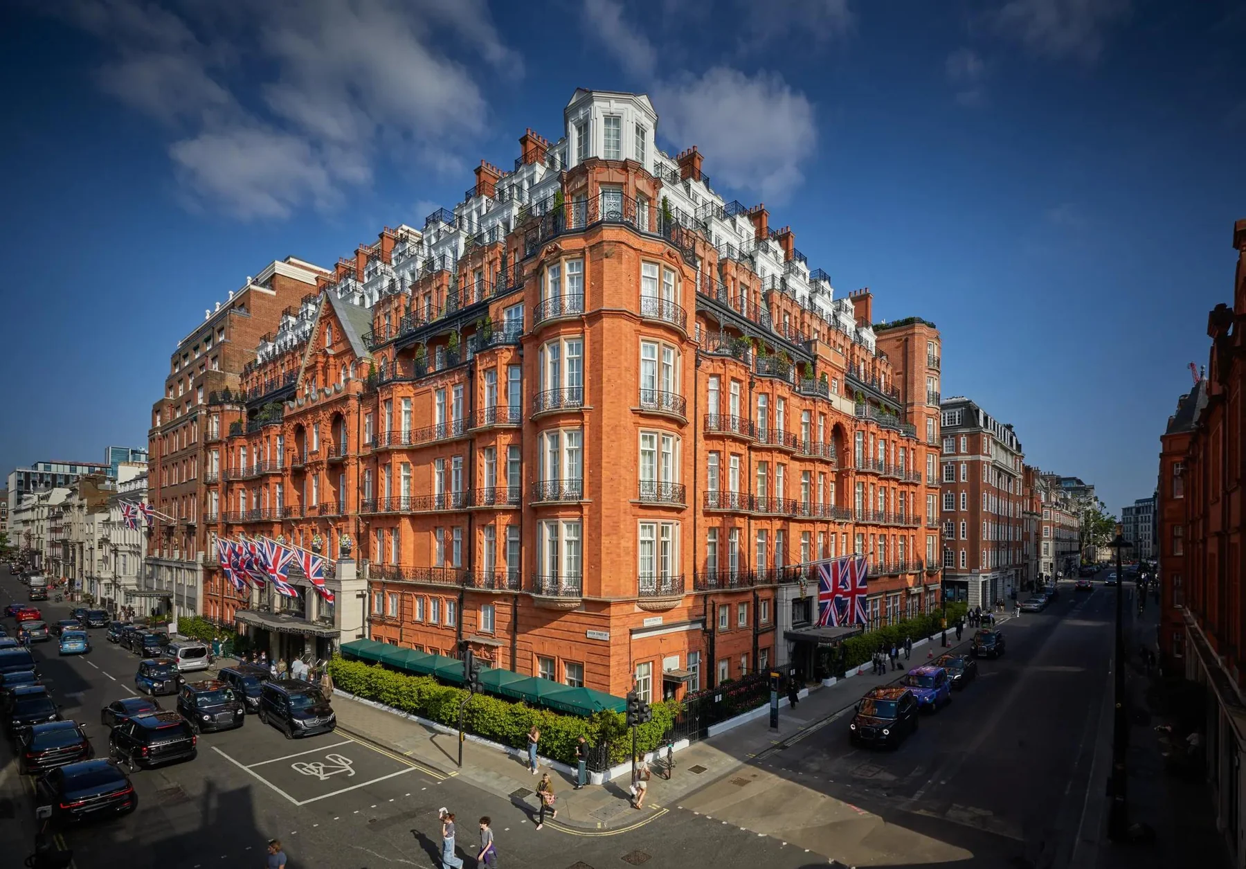 Fachada do Claridge’s em Mayfair, Londres