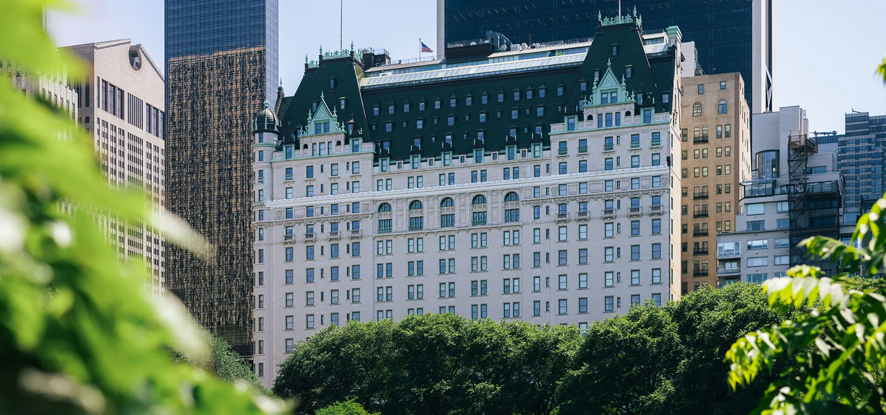 Fachada do The Plaza junto ao Central Park em Nova York